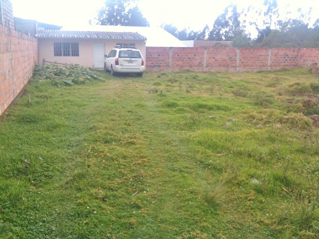 Terreno en Venta a crédito amplio y plano sector Ordoñez Lasso  Cuenca - Ecuador