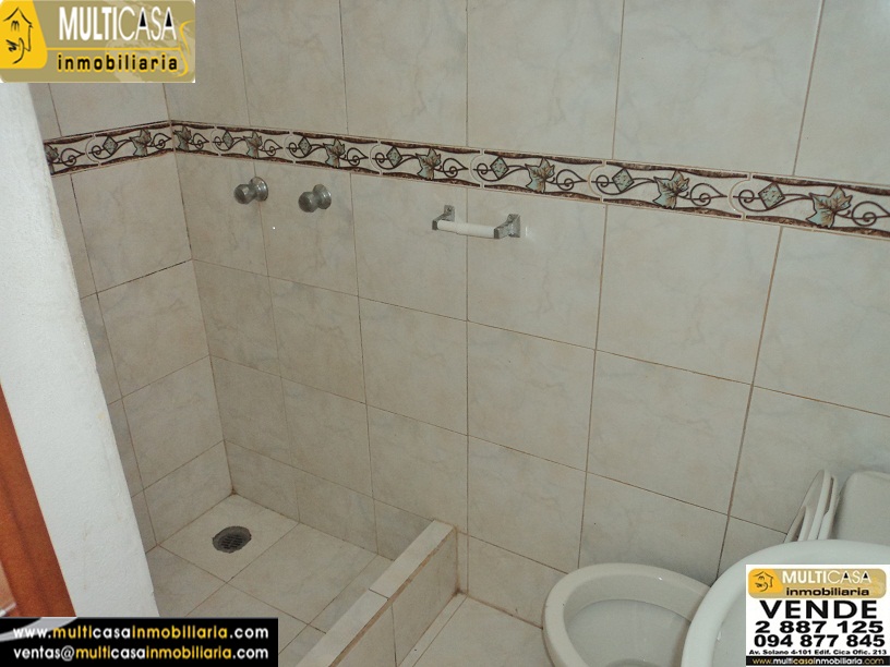 Casa Comercial de 4 plantas en Venta a Crédito sector Centro de la Ciudad Cuenca - Ecuador