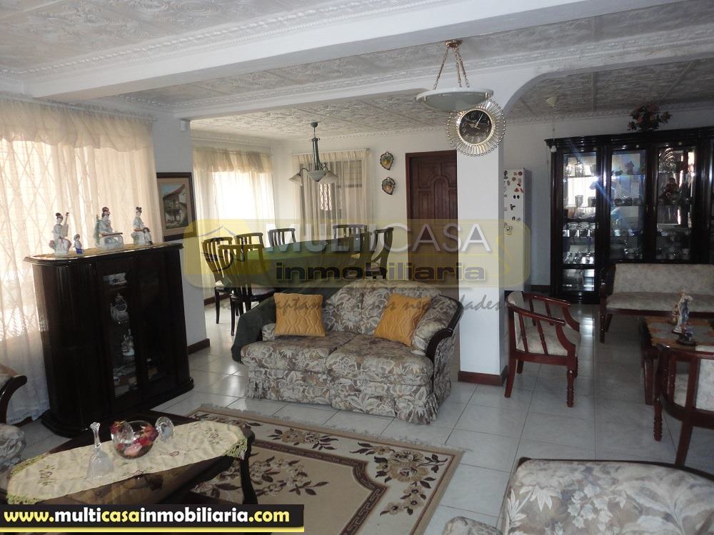 Venta de Casa Amplia a crédito por el sector Cdla. Simón Bolívar Cuenca - Ecuador