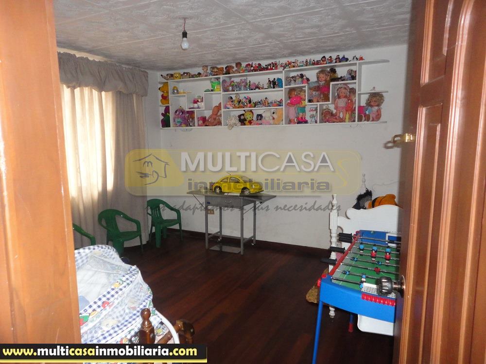 Venta de Casa Amplia a crédito por el sector Cdla. Simón Bolívar Cuenca - Ecuador