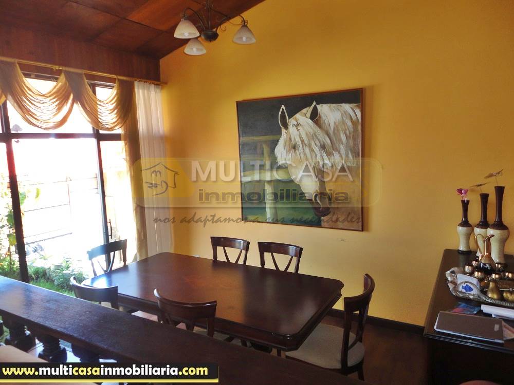 Casa en Venta a Crédito con amplio Jardin sector Héroes de Verdeloma Cuenca - Ecuador
