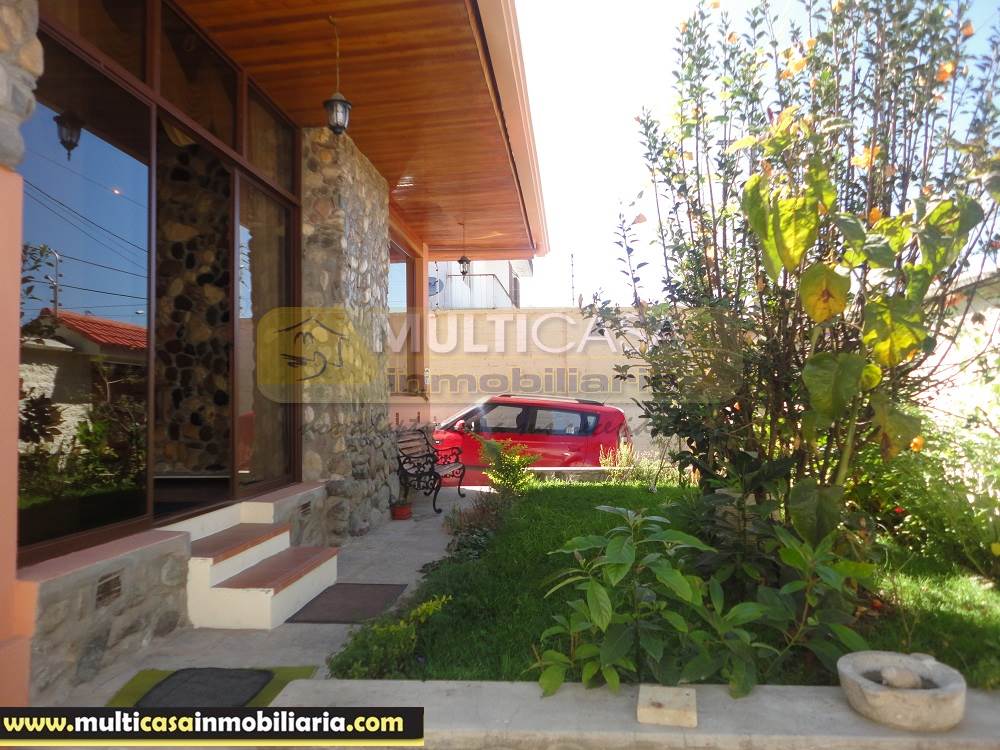 Casa Comercial en Venta con Mini departamento Sector Héroes de Verdeloma Cuenca - Ecuador