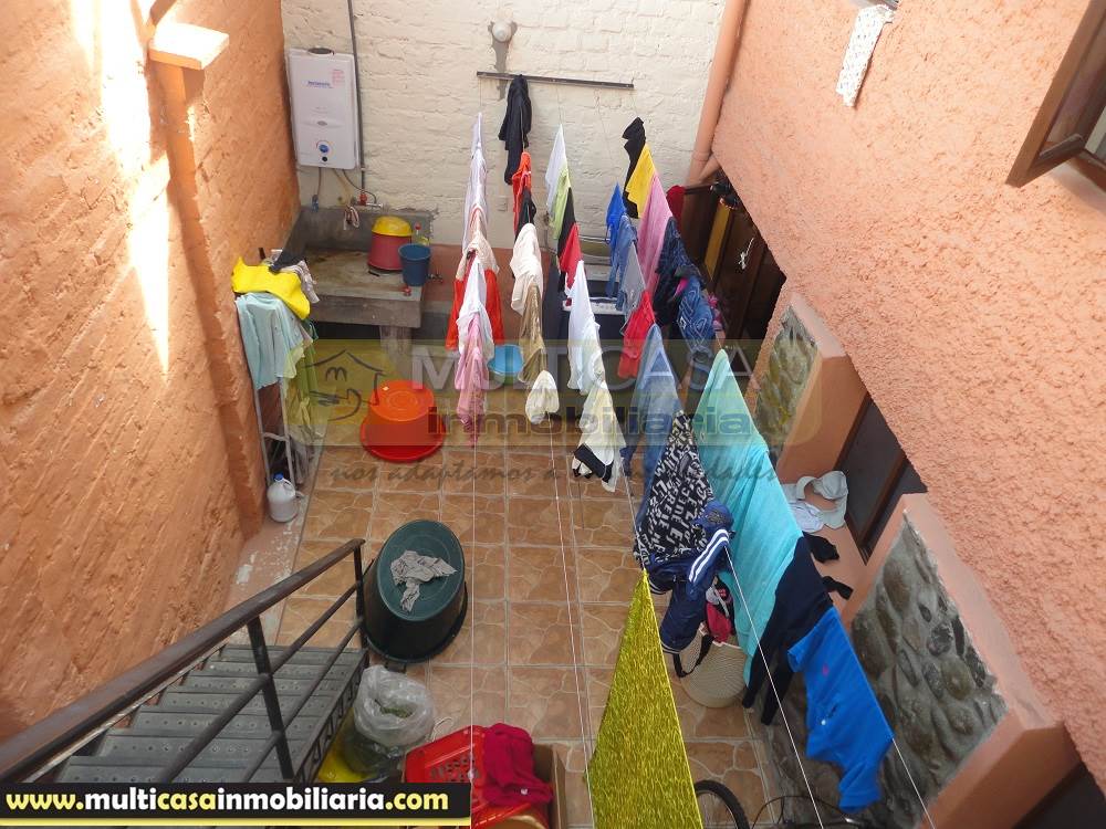 Casa Comercial en Venta con Mini departamento Sector Héroes de Verdeloma Cuenca - Ecuador