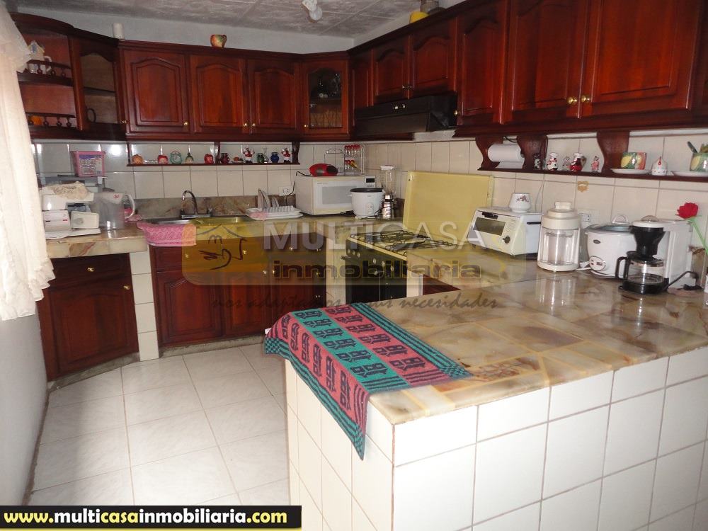 Venta de Casa Amplia con Mini Departamento a crédito en Cuenca - Ecuador