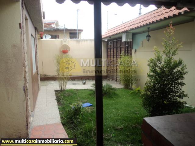 Casa Comercial en Venta a Crédito con 10 Mini Suite sector Banco Central Cuenca-Ecuador