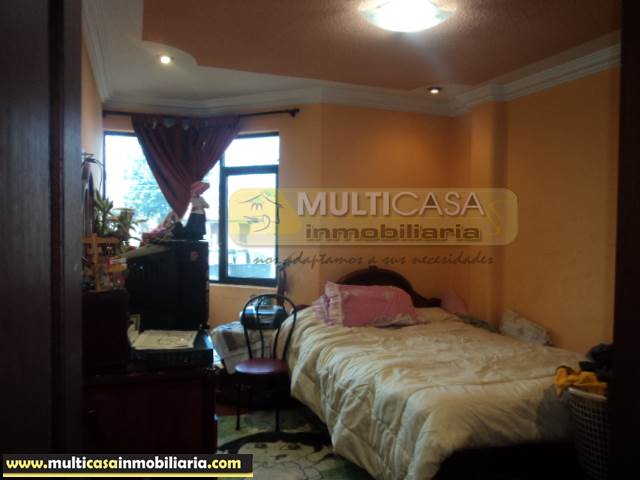 Edificio en Venta a Crédito super comercial sector Feria Libre Cuenca-Ecuador