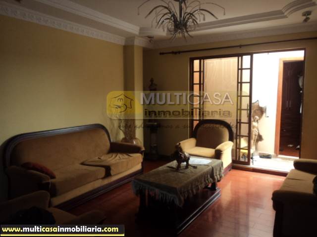 Edificio en Venta a Crédito super comercial sector Feria Libre Cuenca-Ecuador