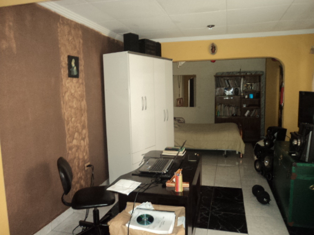 Casa Rentera en Venta con mini departamento, local comercial Sector Totoracocha Cuenca-Ecuador