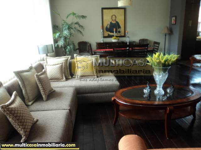 Casa Comercial en Venta a Crédito sector Av. 12 de Abril Cuenca-Ecuador