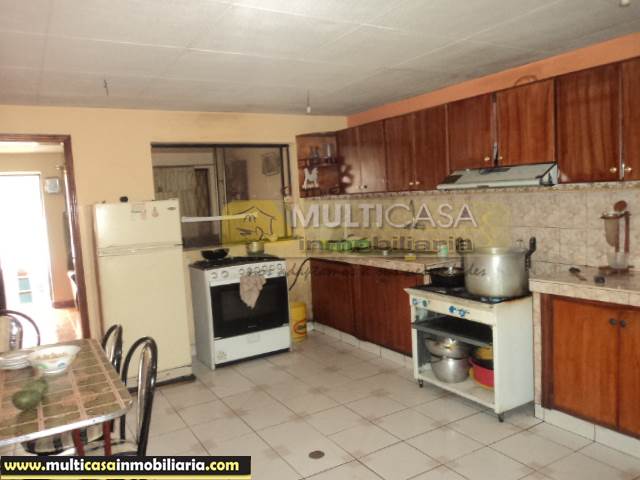 Casa Comercial en Venta a crédito sector Av. Primero de Mayo Cuenca-Ecuador