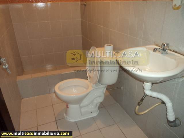 Casa Comercial en Venta a Crédito Sector Feria Libre Cuenca-Ecuador
