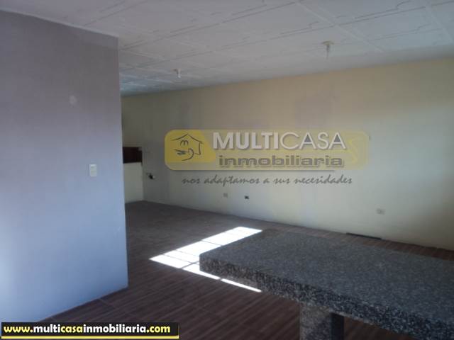 Casa Comercial de cuatro departamentos, un local comercial  Sector Ricaurte Cuenca-Ecuador