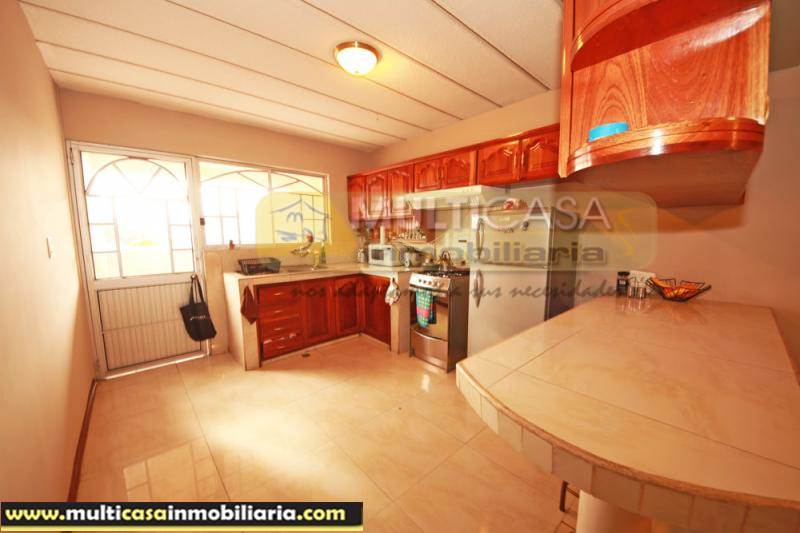 Casa Rentera tres Departamentos en Venta a crédito Sector Gran Manzana  Cuenca-Ecuador
