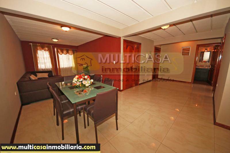 Casa Rentera tres Departamentos en Venta a crédito Sector Gran Manzana  Cuenca-Ecuador