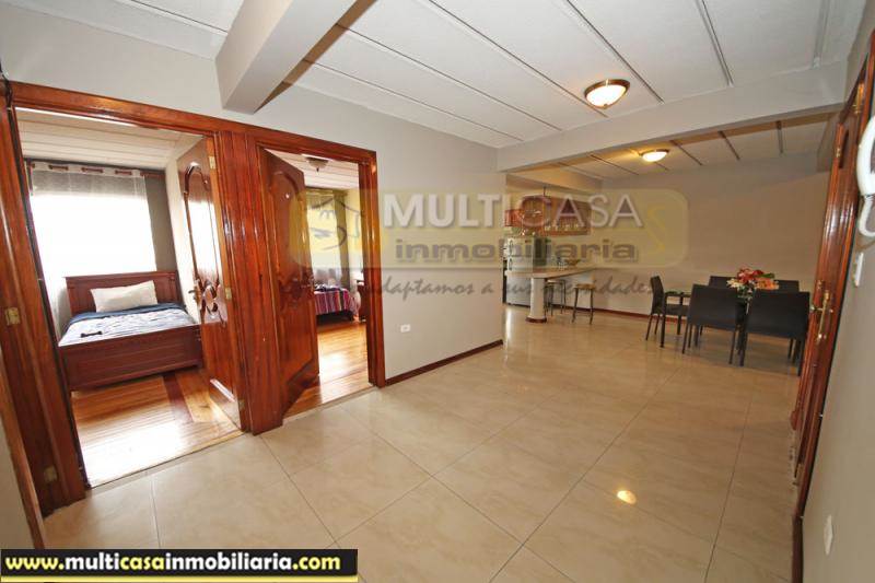 Casa Rentera tres Departamentos en Venta a crédito Sector Gran Manzana  Cuenca-Ecuador