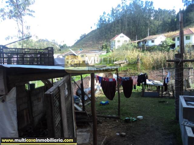 Casa Rentera en Venta dos mini departamentos, local comercial Sector Narancay Bajo Cuenca-Ecuador