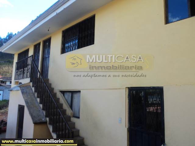Casa Rentera en Venta dos mini departamentos, local comercial Sector Narancay Bajo Cuenca-Ecuador