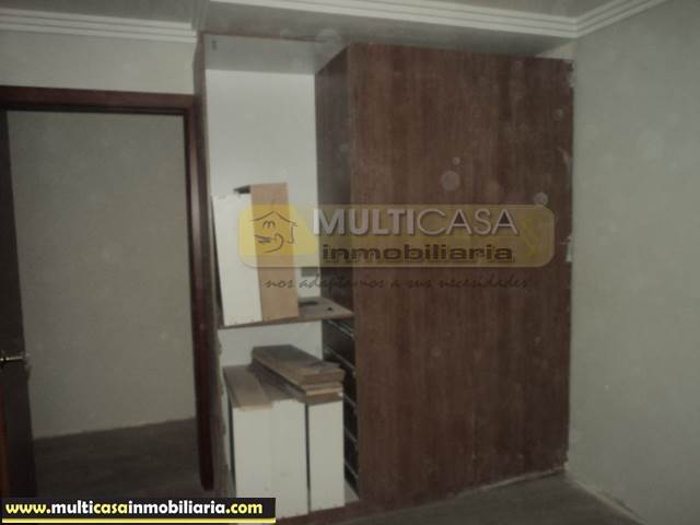 Casa Rentera en Venta de cinco departamentos Sector Totoracocha Cuenca-Ecuador