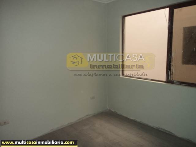 Casa Comercial en Venta a Crédito de Cinco Departamentos Sector Totoracocha Cuenca-Ecuador