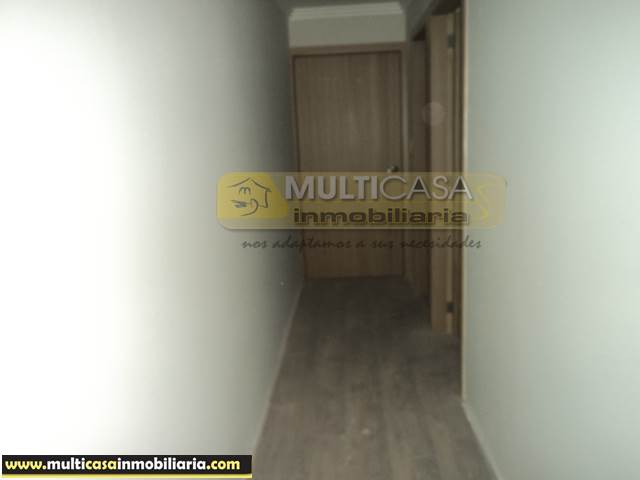 Casa Comercial en Venta a Crédito de Cinco Departamentos Sector Totoracocha Cuenca-Ecuador