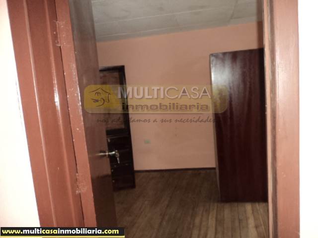 Casa Comercial en Venta dos locales comerciales Sector Centro de la Ciudad Cuenca-Ecuador