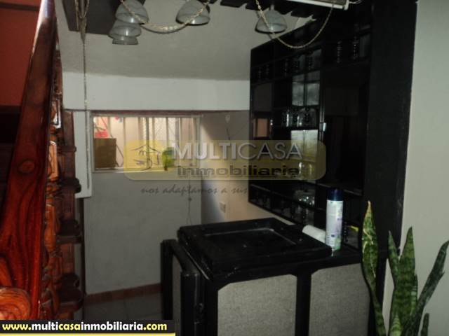 Casa Rentera con Mini departamento en Venta a Crédito Sector Yanuncay Cuenca-Ecuador