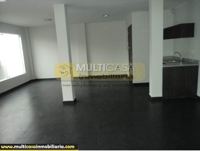 Venta de Hermosa Casa de Dos Departamentos mas Local  Comercial a crédito sector Tótems Cuenca-Ecuador