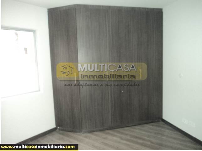 Venta de Hermosa Casa de Dos Departamentos mas Local Comercial a crédito sector Tótems Cuenca-Ecuador