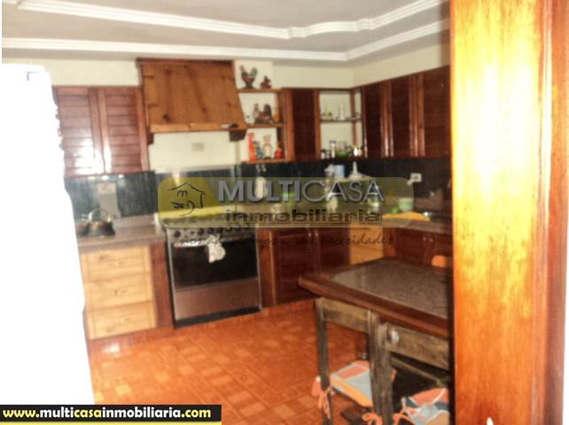 Casa Comercial en Venta a Crédito Sector Feria Libre Cuenca-Ecuador