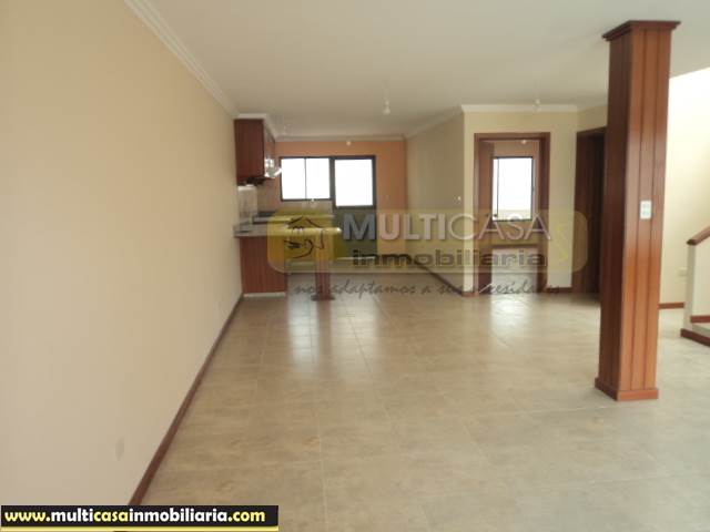 Venta de Hermosa Casa por estrenar  Sector Arenal Alto Cuenca - Ecuador
