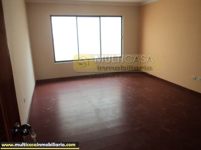 Venta de Hermosa Casa por estrenar  Sector Arenal Alto Cuenca - Ecuador