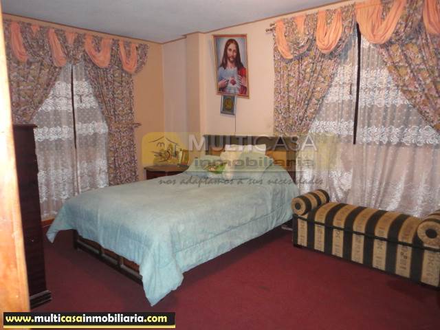 Casa Comercial en Venta a Crédito Sector Gualaceo - Ecuador