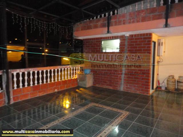 Casa Comercial en Venta a Crédito Sector Gualaceo - Ecuador