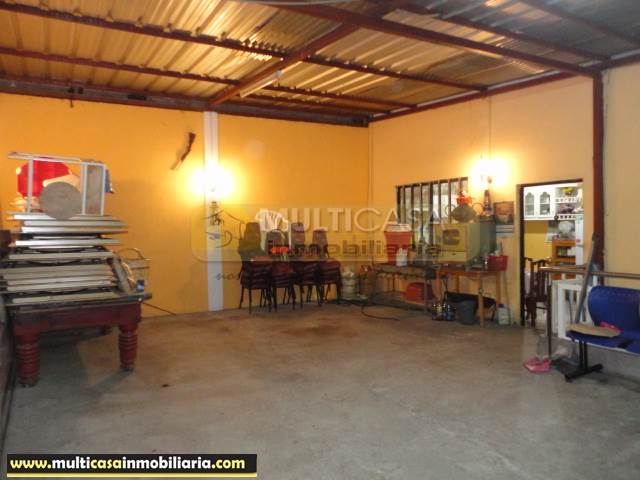 Casa con Tres locales en Venta a Crédito Sector Gualaceo - Ecuador