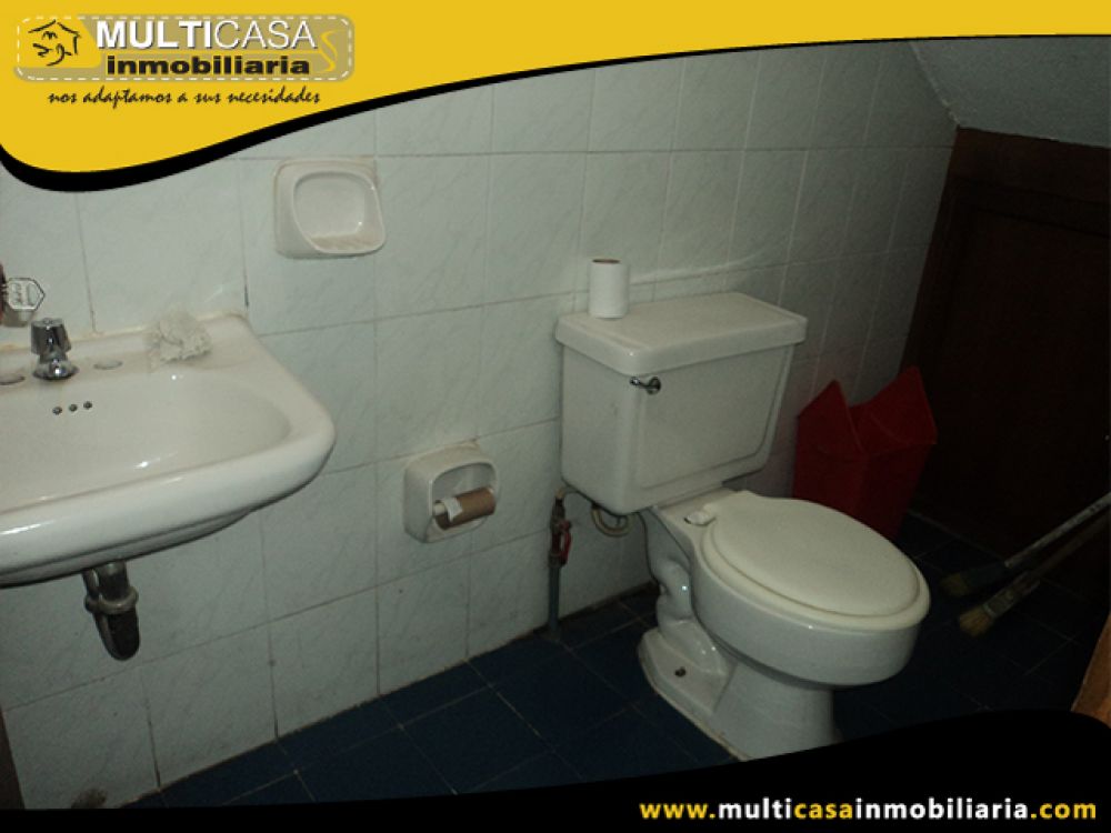Casa con Local Comercial en Venta a Crédito  Sector 1ro de Mayo Cuenca-Ecuador
