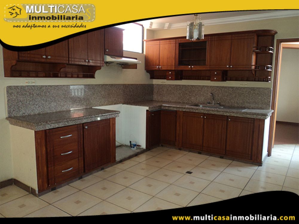 Venta a crédito Hermosa casa Comercial sector Empresa Eléctrica Cuenca - Ecuador