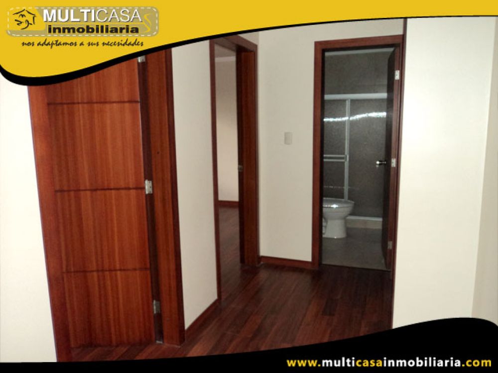 Venta a crédito Hermosa casa por estrenar espacio verde, patio y garaje para 2 vehículos Sector Racar Cuenca-Ecuador