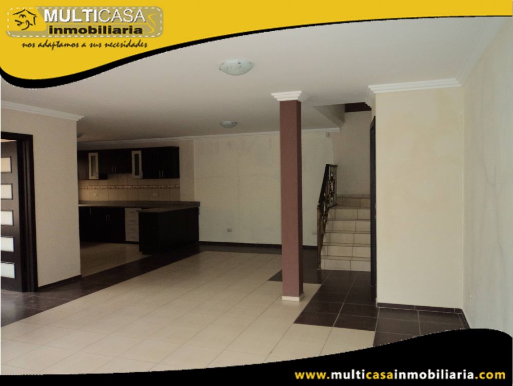 Arriendo Casa amplia  de tres Plantas Sector Las Orquídeas Cuenca-Ecuador