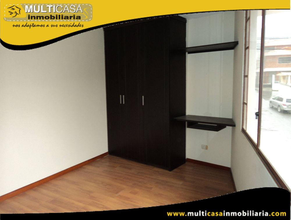 Arriendo Casa amplia  de tres Plantas Sector Las Orquídeas Cuenca-Ecuador