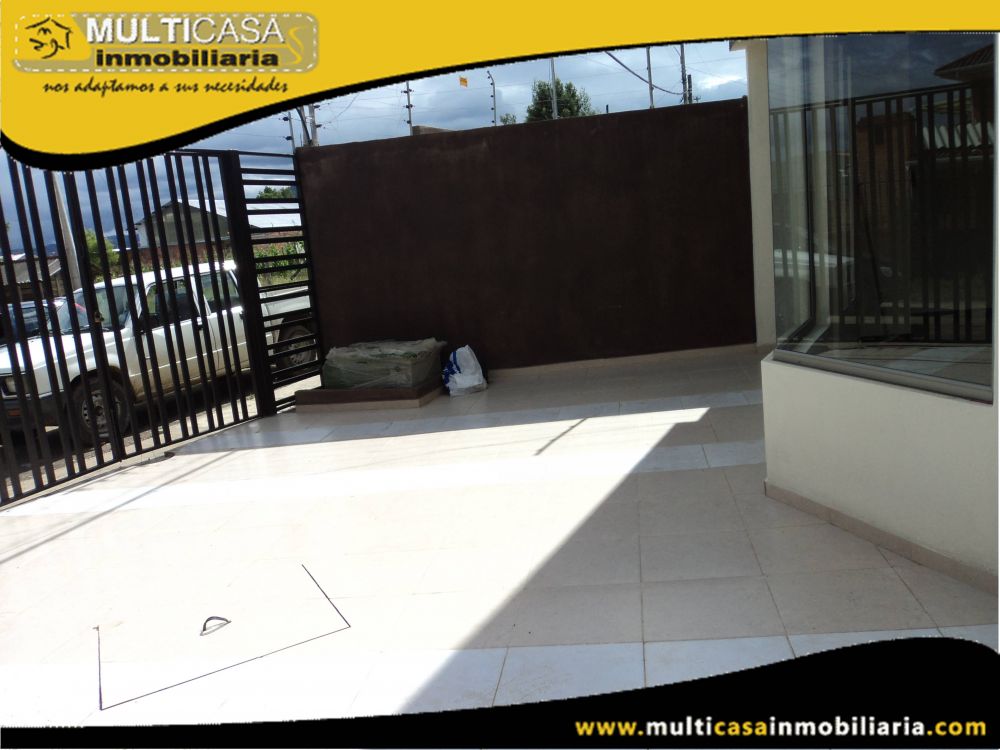 Casa de Tres departamentos en Venta a Crédito Sector Racar Cuenca - Ecuador