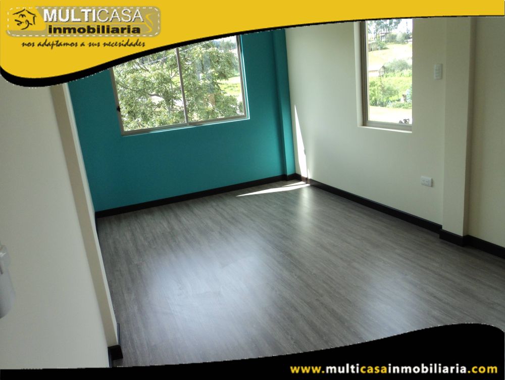 Casa de Tres departamentos en Venta a Crédito Sector Racar Cuenca - Ecuador