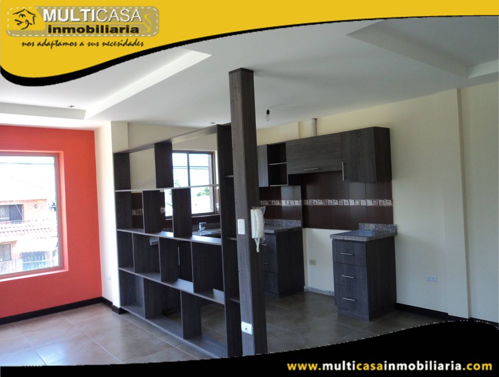 Casa de Tres departamentos en Venta a Crédito Sector Racar Cuenca - Ecuador