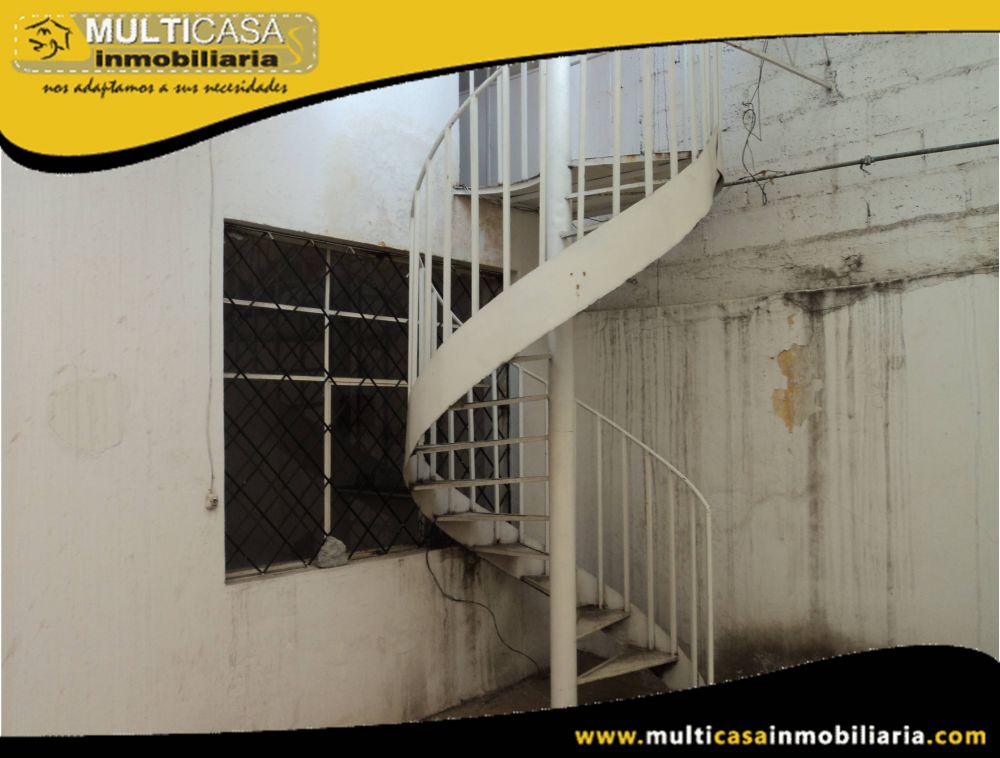 Casa Comercial en Venta a Crédito Sector Chola Cuencana Cuenca-Ecuador