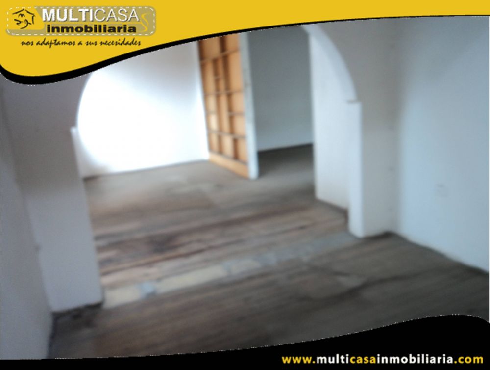 Casa Comercial en Venta a Crédito Sector Chola Cuencana Cuenca-Ecuador