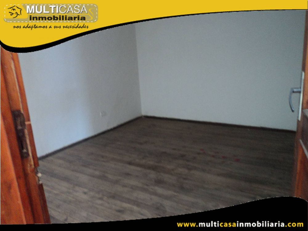 Casa Comercial en Venta a Crédito Sector Chola Cuencana Cuenca-Ecuador