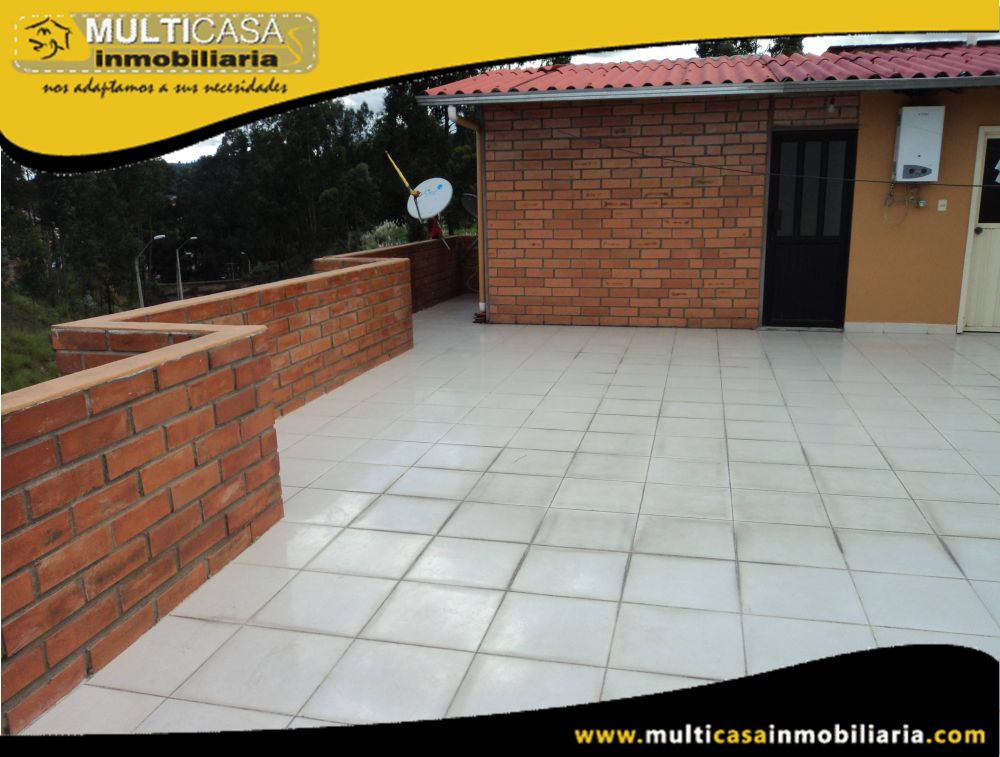 Casa de Seis Departamentos en Venta a Crédito Sector Av.10 de Agosto Cuenca - Ecuador