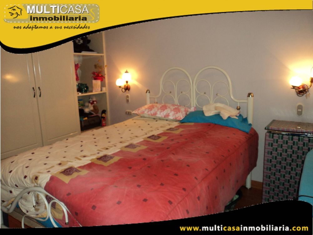 Casa de Seis Departamentos en Venta a Crédito Sector Av.10 de Agosto Cuenca - Ecuador