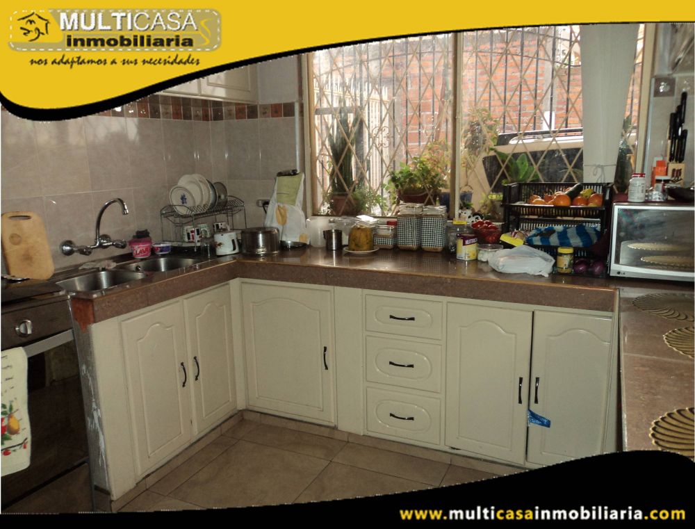 Casa Comercial en Venta a Crédito Sector Av.10 de Agosto Cuenca - Ecuador