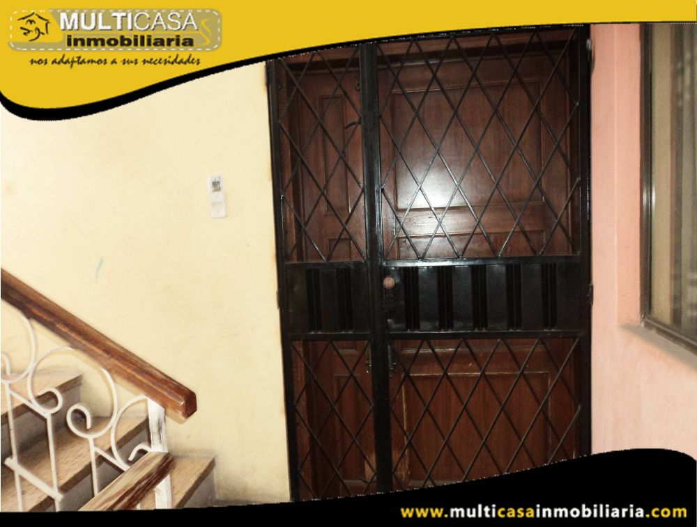 Casa Rentera en Venta Tres departamentos Independientes mas Mini Departamento Sector Centro de la Ciudad Cuenca-Ecuador