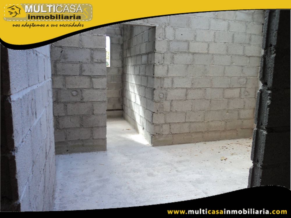 Venta de Hermosa Casa Comercial por terminar ubicada en Urbanización con Cinco Departamentos a crédito Sector San Joaquin Cuenca-Ecuador